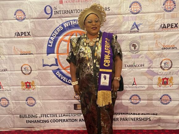 Mrs. Ngozi Oyewole bags the Leadership Personality Excellence Award for Global Excellence